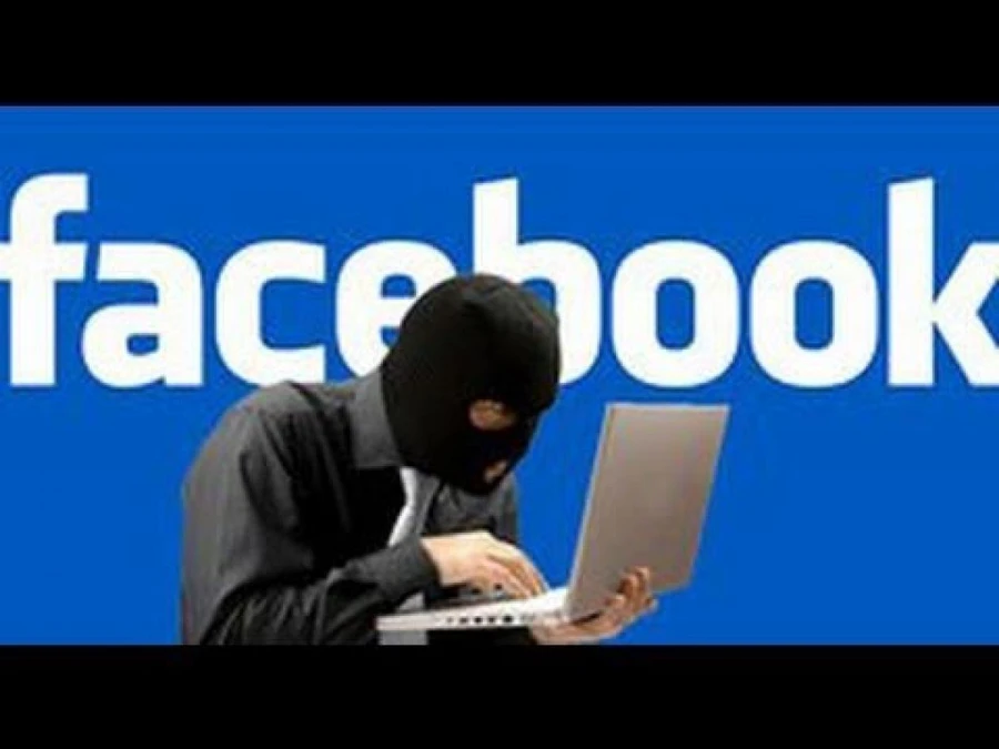 Gặp họa khi khoe ảnh cá nhân trên Facebook