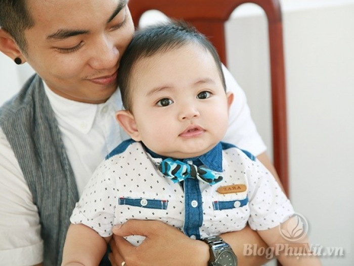 Con trai Khánh Thi cười tít mắt đi nhận giải cùng bố mẹ con trai khanh thi cuoi tit mat di nhan giai cung bo me 6