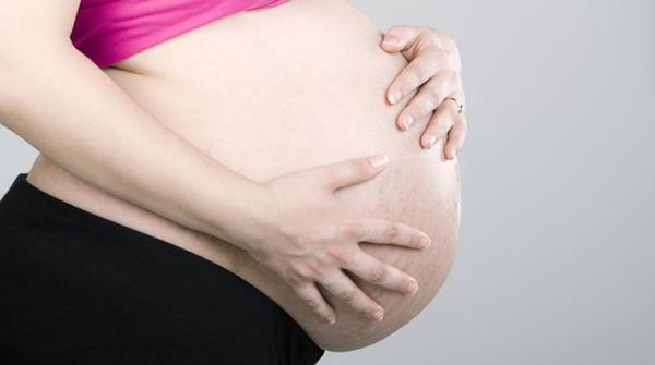 7 dau hieu sap sinh khi bau thang cuoi, cai thu 5 me de roi ngam lai xem co dung? - 1