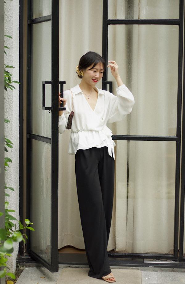 4 công thức phối hợp sơ mi - quần âu khiến nàng công sở hút hồn đồng nghiệp ảnh 3 4 cong thuc phoi hop so mi - quan au khien nang cong so hut hon dong nghiep ca tuan - 3