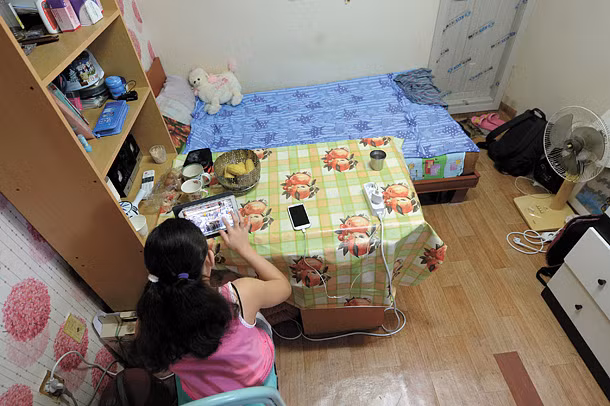 Trẻ nước ngoài lạc lõng ở xứ sở Kim Chi