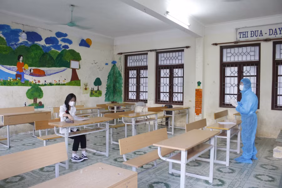 Thí sinh F2 tại Điểm thi trường THPT Phong Thổ được thi phòng riêng.