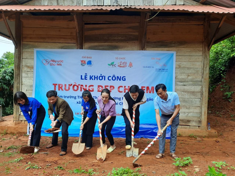 Khởi công xây dựng điển trường bản Diền Thàng, xã Tả Ngảo, huyện Sìn Hồ. Khởi công xây dựng điển trường bản Diền Thàng, xã Tả Ngảo, huyện Sìn Hồ.