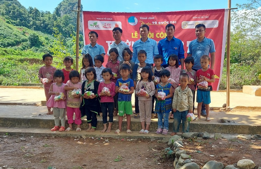 Khởi công điểm trường Nậm Pẻ, trường Tiểu học Nậm Cha, huyện Sìn Hồ. Khởi công điểm trường Nậm Pẻ, trường Tiểu học Nậm Cha, huyện Sìn Hồ.