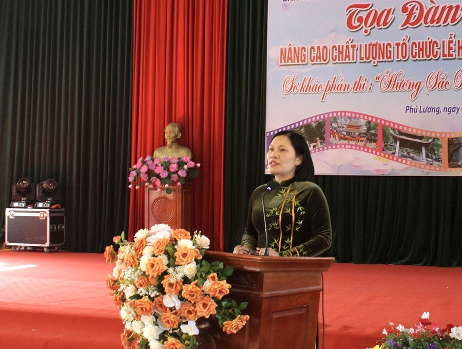 Bà Nguyễn Thúy Hằng, Phó Chủ tịch UBND huyện Phú Lương phát biểu tại chương trình. Bà Nguyễn Thúy Hằng, Phó Chủ tịch UBND huyện Phú Lương phát biểu tại chương trình.