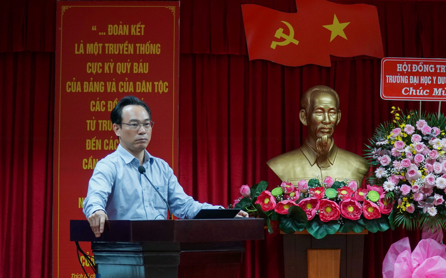 PGS.TS Hoàng Minh Sơn, Thứ trưởng Bộ GD&ĐT chia sẻ tại toạ đàm. PGS.TS Hoàng Minh Sơn, Thứ trưởng Bộ GD&ĐT chia sẻ tại toạ đàm.