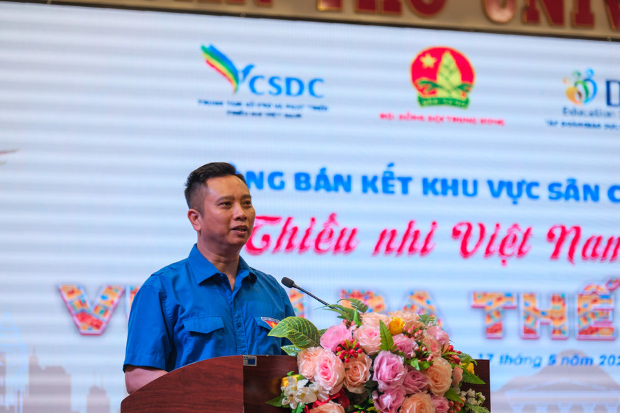 Anh Lê Anh Quân, Phó Chủ tịch Hội đồng Đội T.Ư, Chủ tịch Hội đồng Huấn luyện T.Ư. Anh Lê Anh Quân, Phó Chủ tịch Hội đồng Đội T.Ư, Chủ tịch Hội đồng Huấn luyện T.Ư.