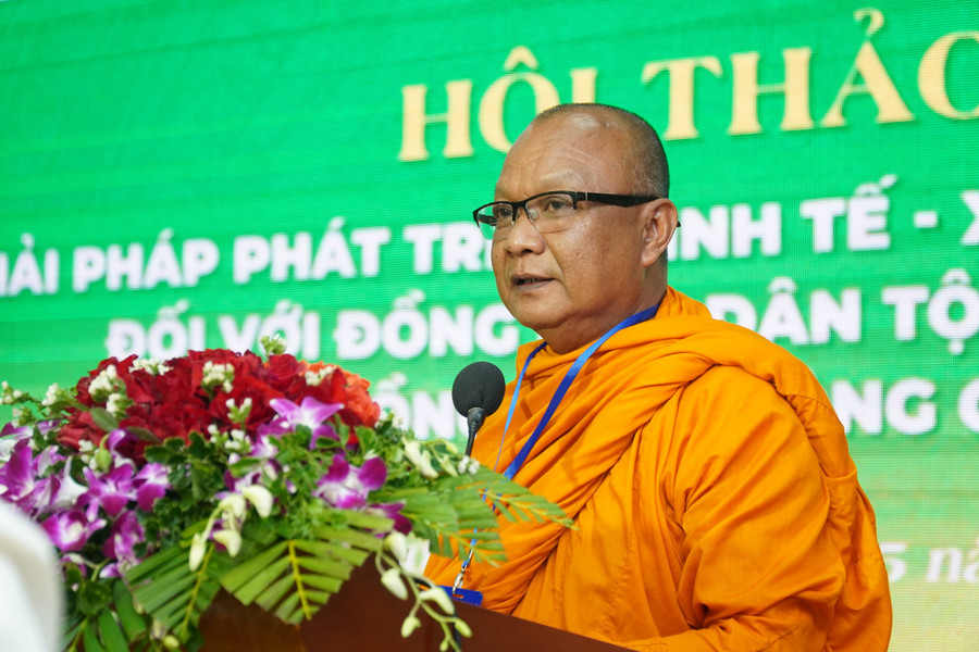 Đại biểu phát biểu tham luận. Đại biểu phát biểu tham luận.