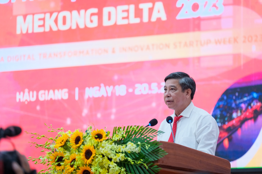 Ông Đồng Văn Thanh, Chủ tịch Ủy ban nhân dân tỉnh Hậu Giang phát biểu tại lễ khai mạc.