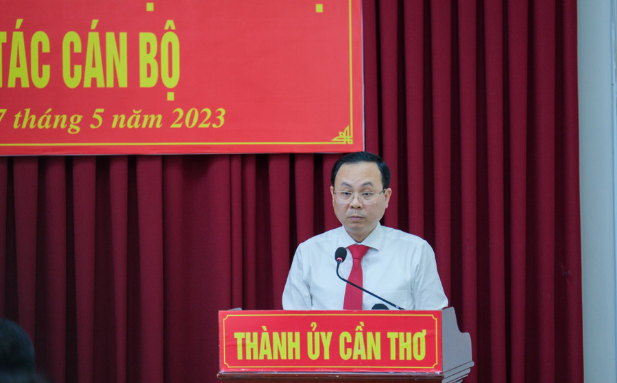 Ông Nguyễn Văn Hiếu giữ chức Bí thư Thành ủy Cần Thơ nhiệm kỳ 2020 - 2025. Ông Nguyễn Văn Hiếu giữ chức Bí thư Thành ủy Cần Thơ nhiệm kỳ 2020 - 2025.