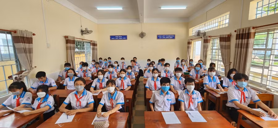 Học sinh lớp 9 Trường THCS Long Tuyền (ảnh BN).