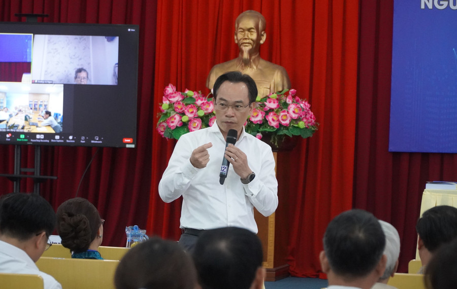 Theo thứ trưởng Hoàng Minh Sơn, cần hoàn thiện, tạo hành lang pháp lý thuận lợi vào việc đầu tư nguồn lực cho giáo dục đại học trong bối cảnh tự chủ. Theo thứ trưởng Hoàng Minh Sơn, cần hoàn thiện, tạo hành lang pháp lý thuận lợi vào việc đầu tư nguồn lực cho giáo dục đại học trong bối cảnh tự chủ.