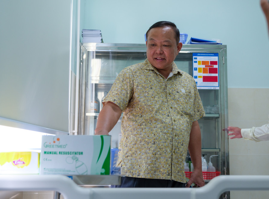 Đại biểu tham quan khu vực Trung tâm tiêm chủng - Bệnh viện Đại học Nam Cần Thơ. Đại biểu tham quan khu vực Trung tâm tiêm chủng - Bệnh viện Đại học Nam Cần Thơ.