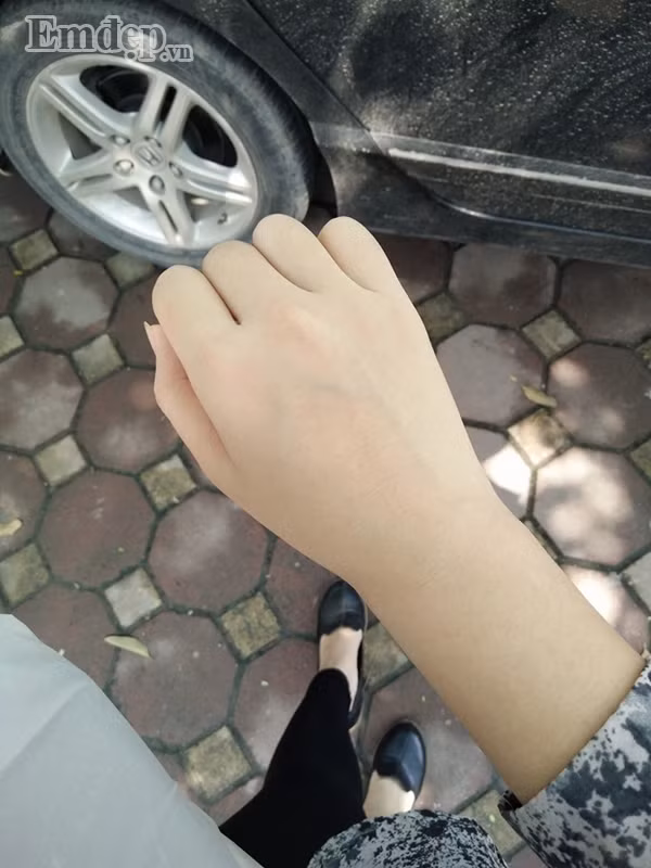 Cách tắm trắng và phục hồi tóc khô xơ đơn giản từ tự nhiên của cô gái trẻ