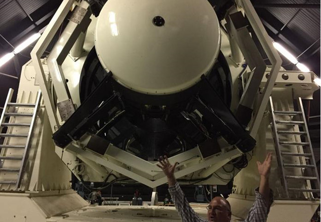 Một phần của siêu kính thiên văn SST.