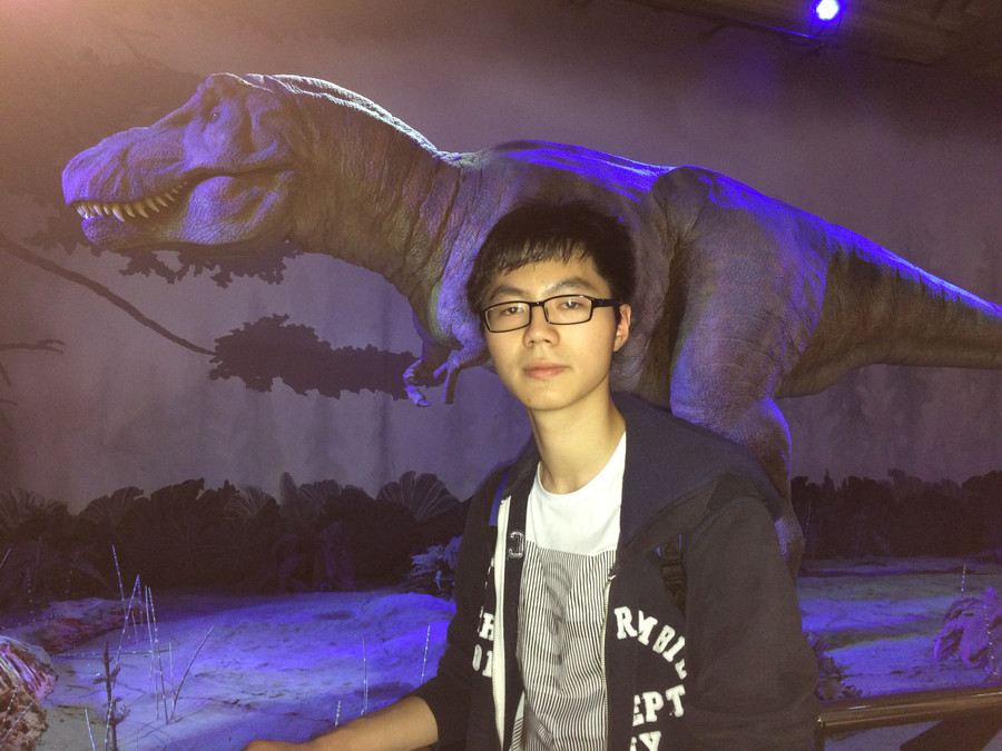 “Cậu bé Khủng Long” Trương Đông Hưng