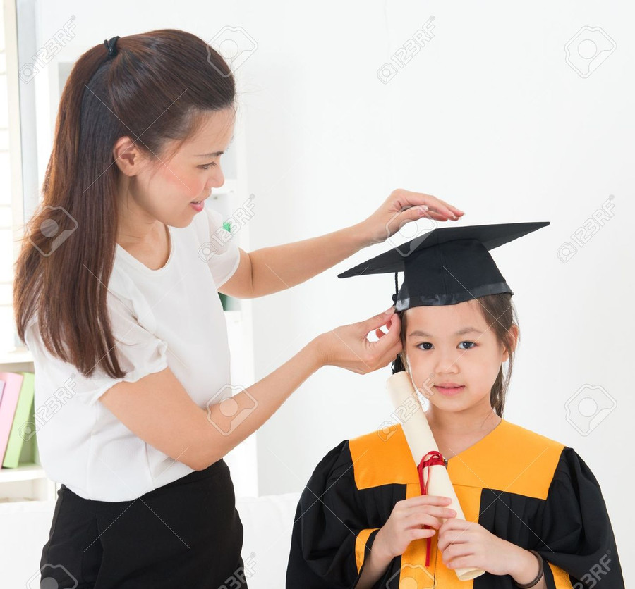 Cha mẹ gốc châu Á ở Mỹ luôn giáo dục con cái một cách nghiêm túc Cha mẹ gốc châu Á ở Mỹ luôn giáo dục con cái một cách nghiêm túc