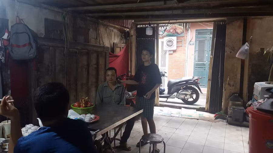 Chồng người phụ nữ mất ở hầm Kim Liên: 