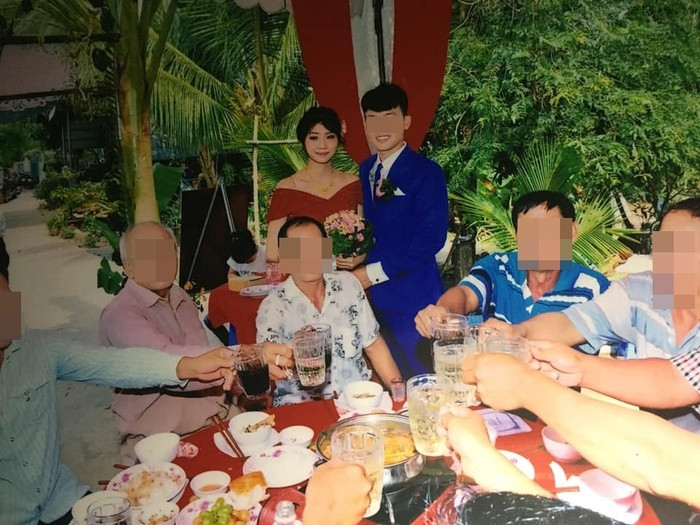 Cười chảy nước mắt bộ ảnh đám cưới chụp như thời năm 90 của cô dâu trẻ