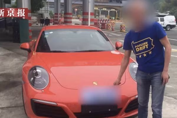 Mất bằng lái xe vì tin lời thầy bói