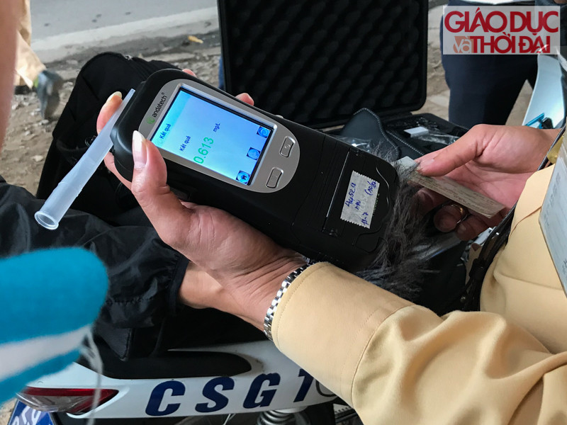 Lái xe Nguyễn Ngọc Ba điều khiển xe máy khi đo nồng độ cồn trong khí thở vượt gần gấp 3 lần cho phép