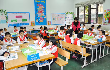 Cô và trò trong lớp học Ảnh:MH