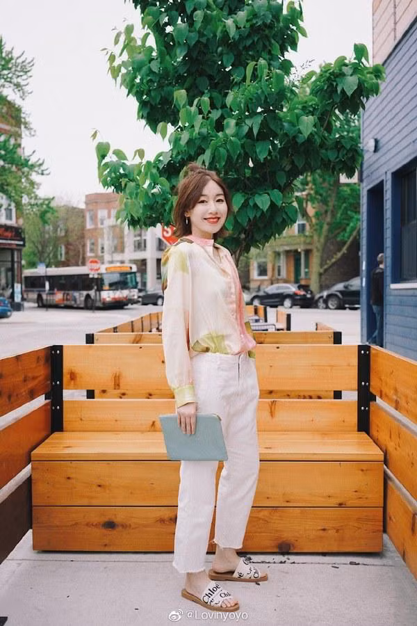 Diện lên mình gam màu dưới đây, cảm giác nóng nực sẽ biến mất ngay lập tức ảnh 2 Empty