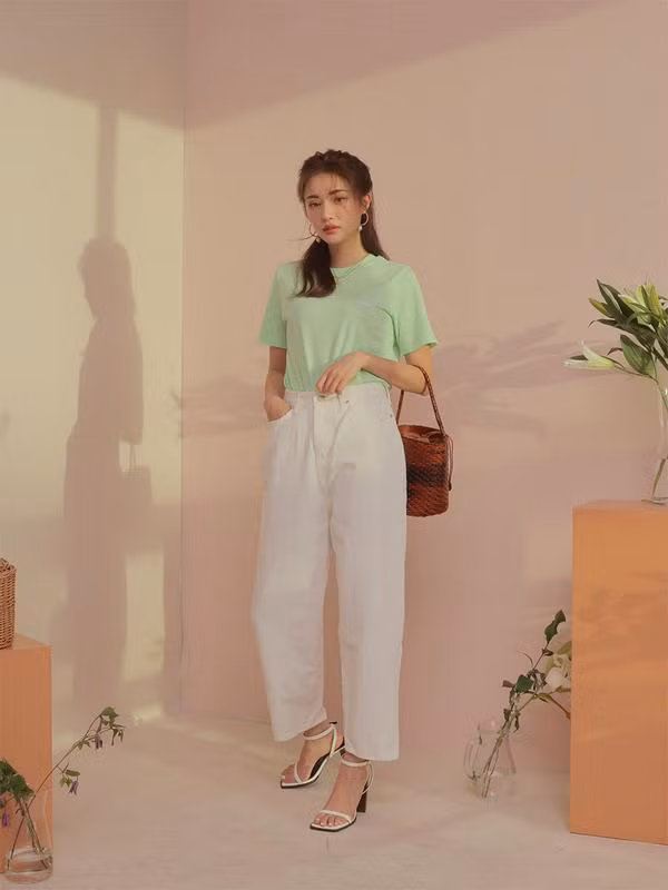 Diện lên mình gam màu dưới đây, cảm giác nóng nực sẽ biến mất ngay lập tức ảnh 11 Empty