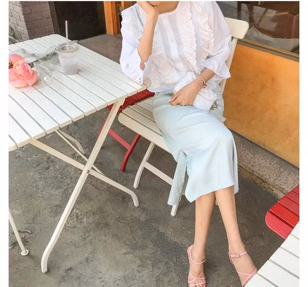 Diện lên mình gam màu dưới đây, cảm giác nóng nực sẽ biến mất ngay lập tức ảnh 17 Empty