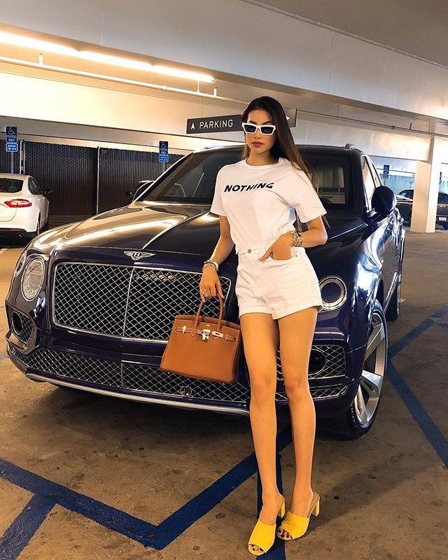 Quá lâu rồi Tăng Thanh Hà mới diện trang phục nổi bật thế này ảnh 14 quanh nam toan den voi trang, ha tang vua dien cay vang tuoi da thanh gai hai muoi - 15