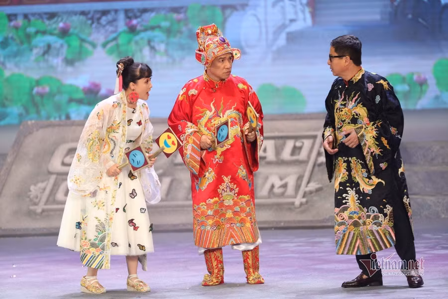 Sự trở lại của Táo Quân đêm giao thừa gợi nỗi nhớ quê hương với nhiều người Việt ở nước ngoài.