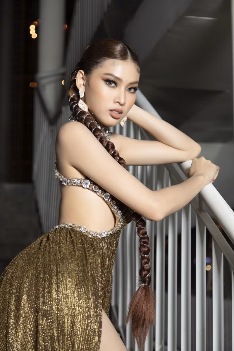 Nàng hậu vẫn miệt mài chuẩn bị cho hành trình đến với Miss Grand 2020.