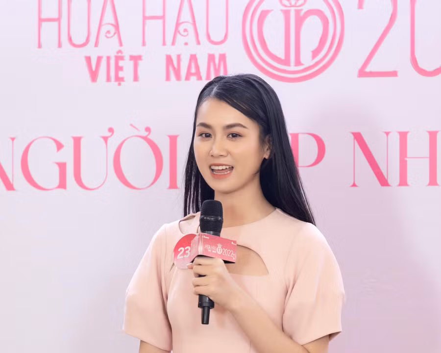 100% thí sinh Hoa hậu Việt Nam 2022 nói tiếng Anh tại phần thi Người đẹp Nhân ái