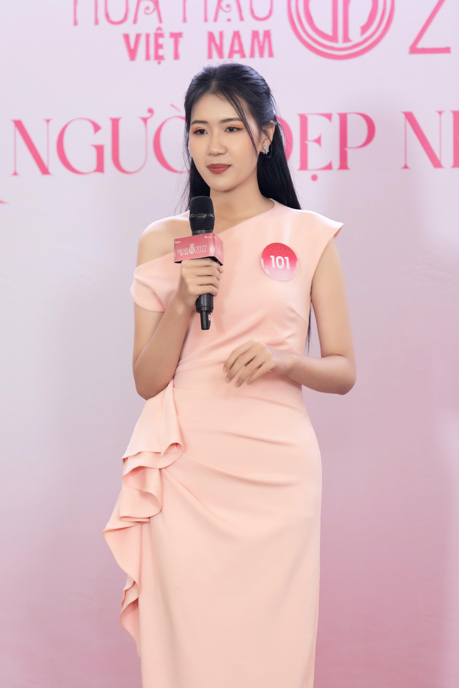 Phạm Thị Hồng Thắm.