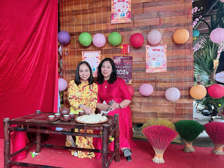 Mỗi gian trưng bày tại hội chợ Xuân đều mang phong vị của Tết xưa.