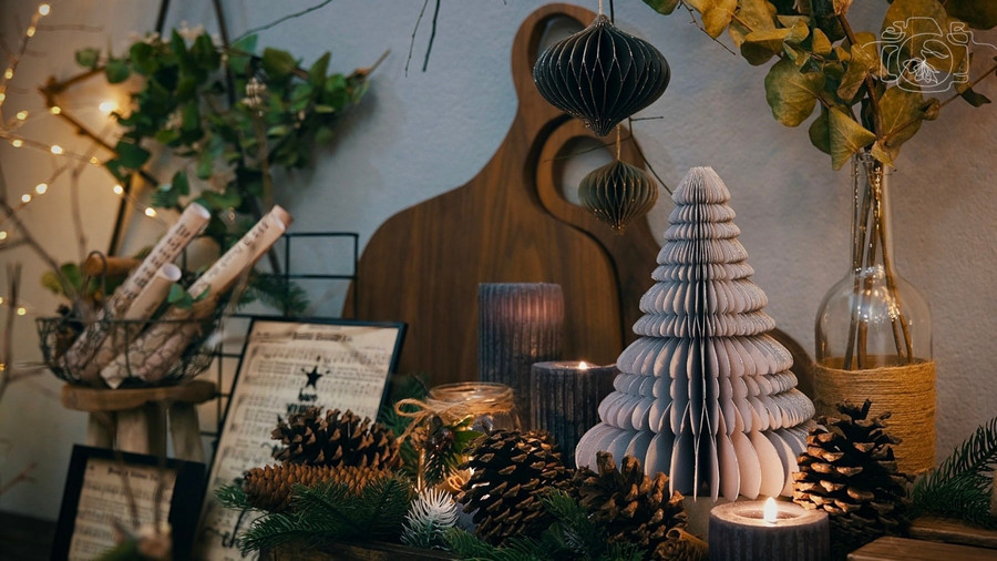 Cận cảnh cây thông giấy tự làm theo kiểu Bắc Âu (Nordic).
