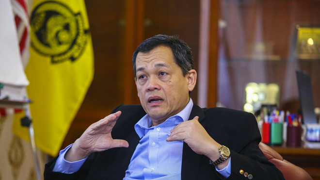 Chủ tịch FAM Datuk Hamidin Mohd Amin lo ngại cho sự an toàn của tuyển quốc gia khi đến Indonesia Chủ tịch FAM Datuk Hamidin Mohd Amin lo ngại cho sự an toàn của tuyển quốc gia khi đến Indonesia