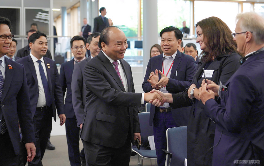 Thủ tướng Nguyễn Xuân Phúc tới dự Diễn đàn Doanh nghiệp Việt Nam-Na Uy. Ảnh: VGP/Quang Hiếu Thủ tướng Nguyễn Xuân Phúc tới dự Diễn đàn Doanh nghiệp Việt Nam-Na Uy. Ảnh: VGP/Quang Hiếu