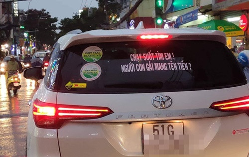 Bôn ba đi tìm nàng con gái tên ‘Tiền’. Bôn ba đi tìm nàng con gái tên ‘Tiền’.