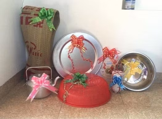 Đã mua sẵn quà chỉ chờ bạn thân cưới.