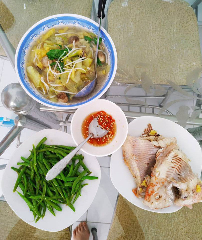 Gái đảm khoe mâm cơm nấu rất ra gì và này nọ nhưng vô tình để lộ lý do khiến chàng nào cũng nghĩ: Thôi ăn tiệm cho lành! ảnh 3