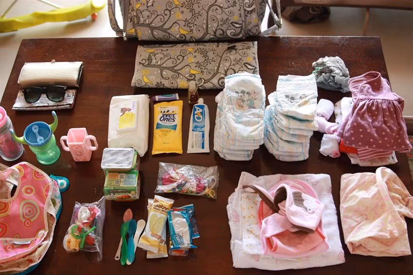 Đừng bao giờ quên mang theo những thứ con thường dùng