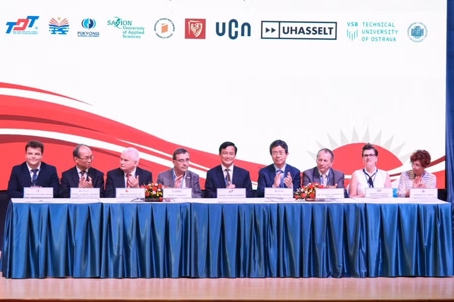 Ký kết và ra mắt Mạng lưới hợp tác đại học quốc tế 