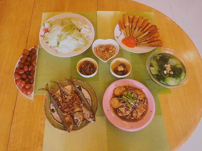 MC Diệp Chi trổ tài làm đồ ăn Nhật tại gia cho con gái Sumo, hội chị em trầm trồ vì hấp dẫn như nhà hàng - Ảnh 7.