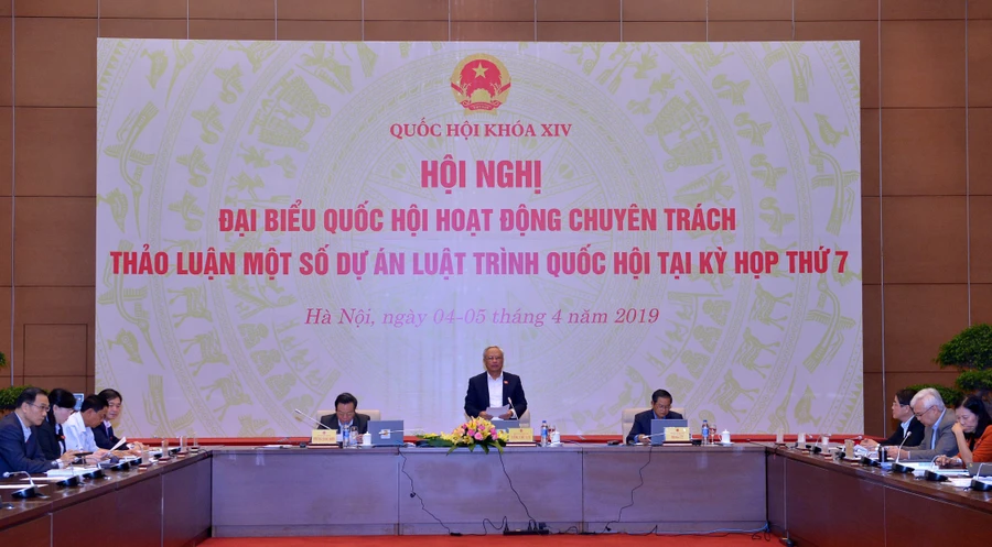 Toàn cảnh Hội nghị do Phó Chủ tịch Quốc hội Uông Chu Lưu chủ trì. Ảnh: Quang Khánh