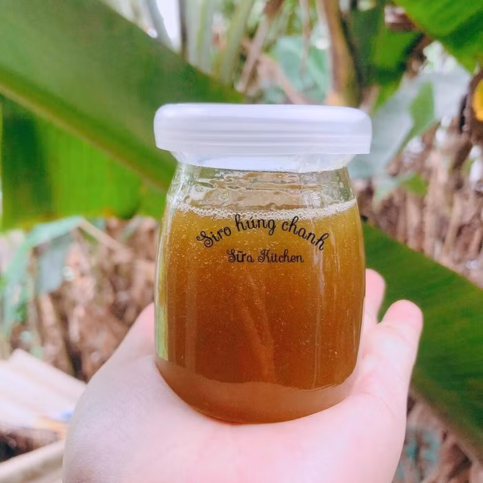 Giao mùa, học cách làm siro húng chanh đường phèn trị ho, cúm cực nhạy cho bé