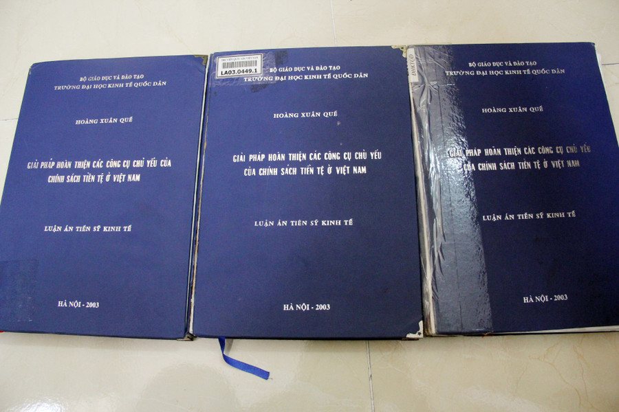 Ba cuốn luận án tiến sỹ của ông Hoàng Xuân Quế được lưu tại Bộ GD&ĐT, Trường ĐH Kinh tế Quốc dân và Thư viện Quốc gia