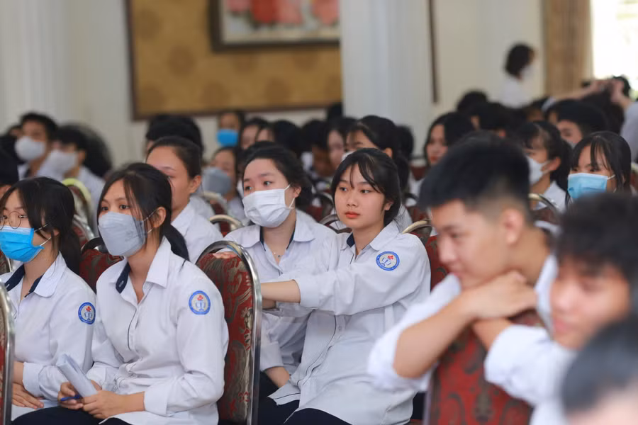 Các học sinh lớp 12 đang tập trung ôn luyện chuẩn bị cho kỳ thi tốt nghiệp THPT năm 2022.