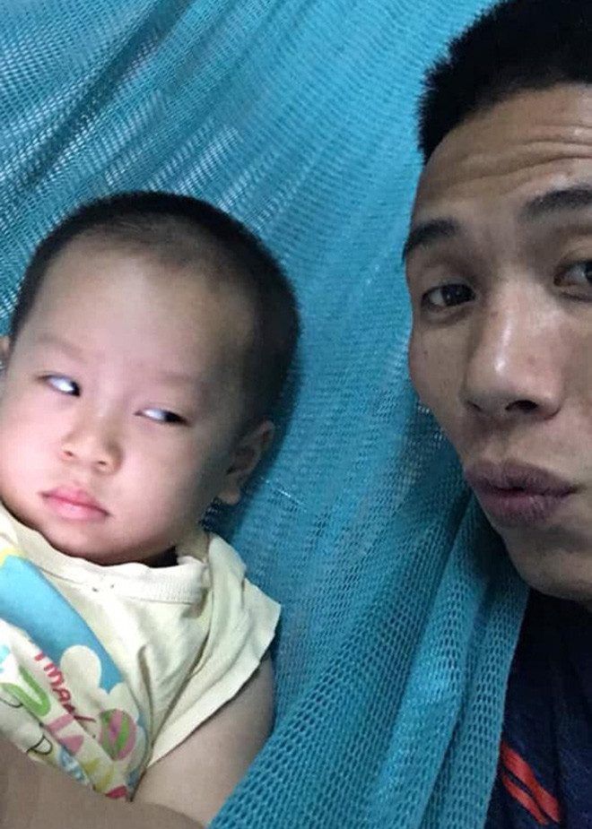 phan ung kho chiu cua cac nhoc ti khi bi "ep" chup anh song ao hinh anh 1