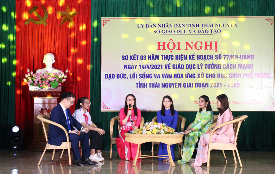 Chương trình tọa đàm về công tác giáo dục lý tưởng cách mạng, đạo đức, lối sống và văn hóa ứng xử cho học sinh phổ thông tỉnh Thái Nguyên.